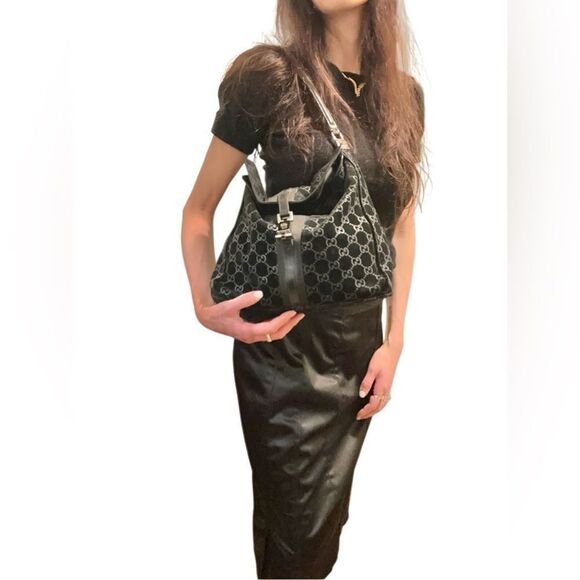Elegant black suede gg Jackie bag with piston lock - Picture 2 of 16